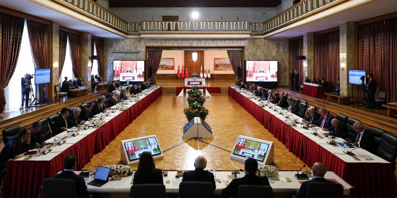 MHP'nin 'süreç raporu' komisyona verildi