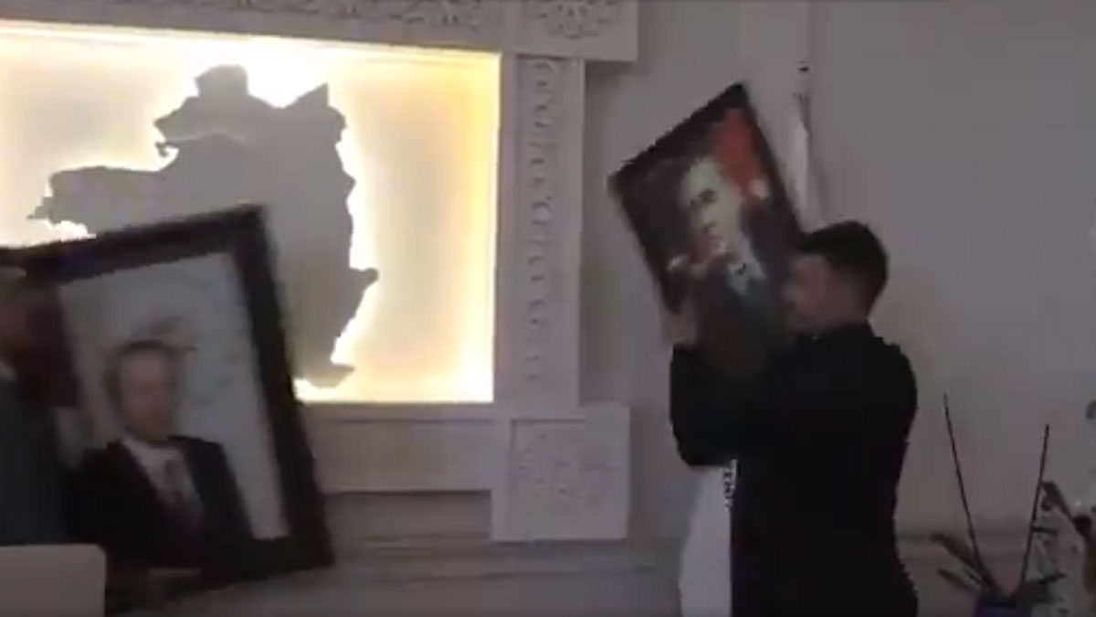 Van Valiliğinden 'Atatürk portresi' açıklaması