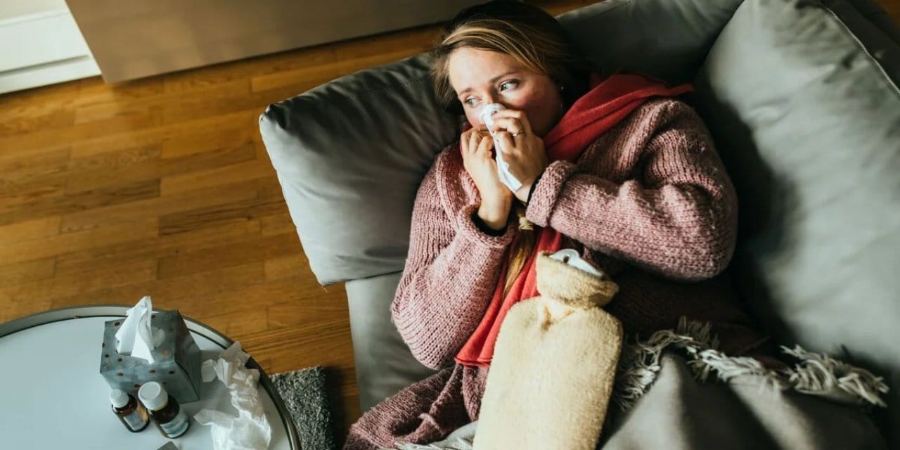 Mutant "süper grip" İngiltere'yi kasıp kavuruyor: Okullar kapandı, hastaneler dolup taştı