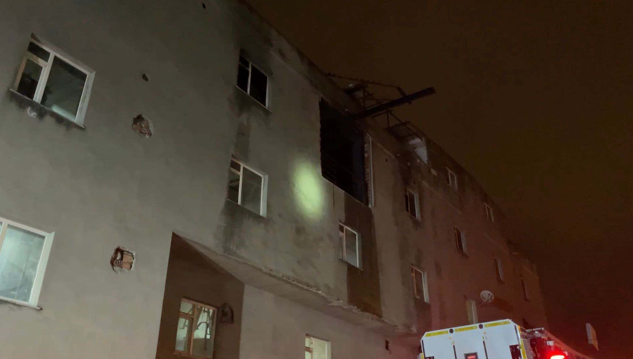 Arnavutköy’de fabrikada çıkan yangında 1’i ağır 3 kişi yaralandı