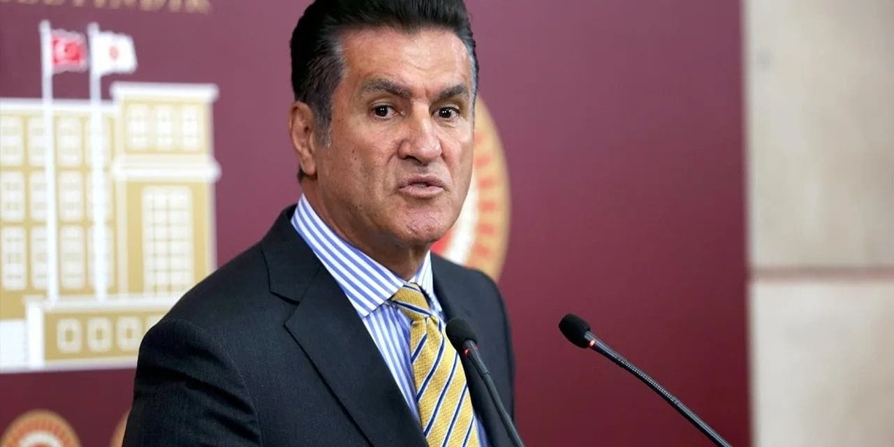 Mustafa Sarıgül de topa girdi! Şaşırttı