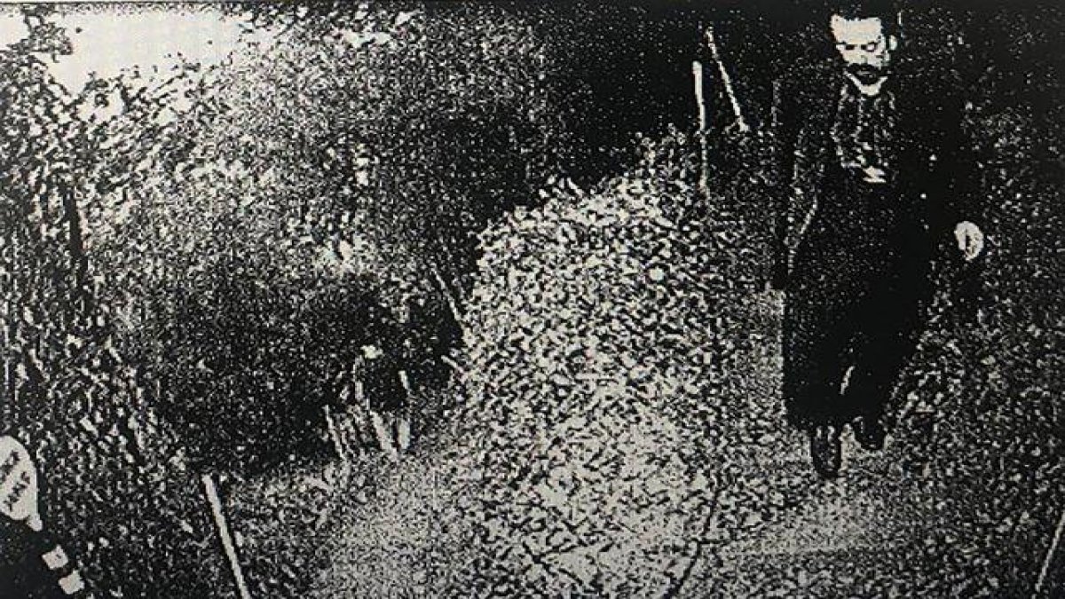 Adnan Oktar gizli geçitten kaçmış! İşte fotoğraflar...