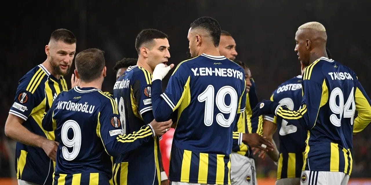 Fenerbahçe'nin 2 yıldız futbolcusu İstanbul'dan ayrıldı
