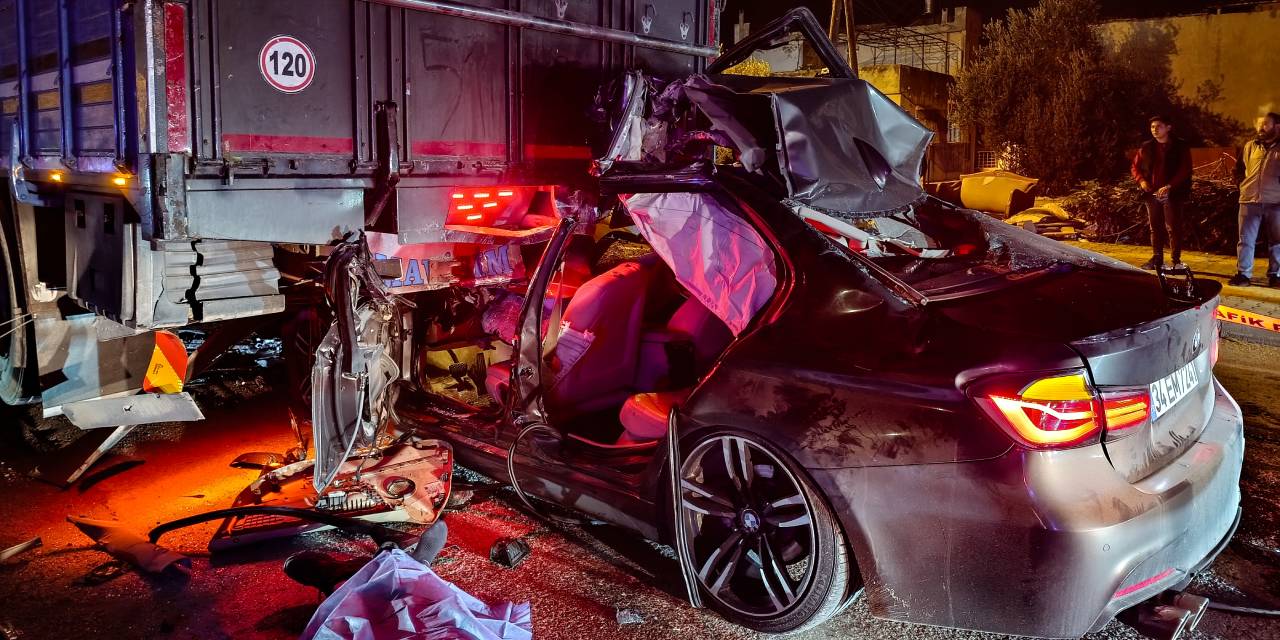 Kaza yapan kamyona arkadan çarptı! Sürücü olay yerinde can verdi