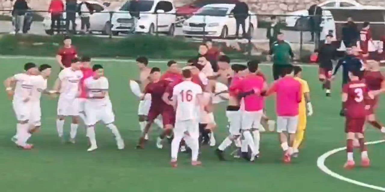 Maçtan sonra saldırdılar: 4 futbolcu hastaneye kaldırıldı