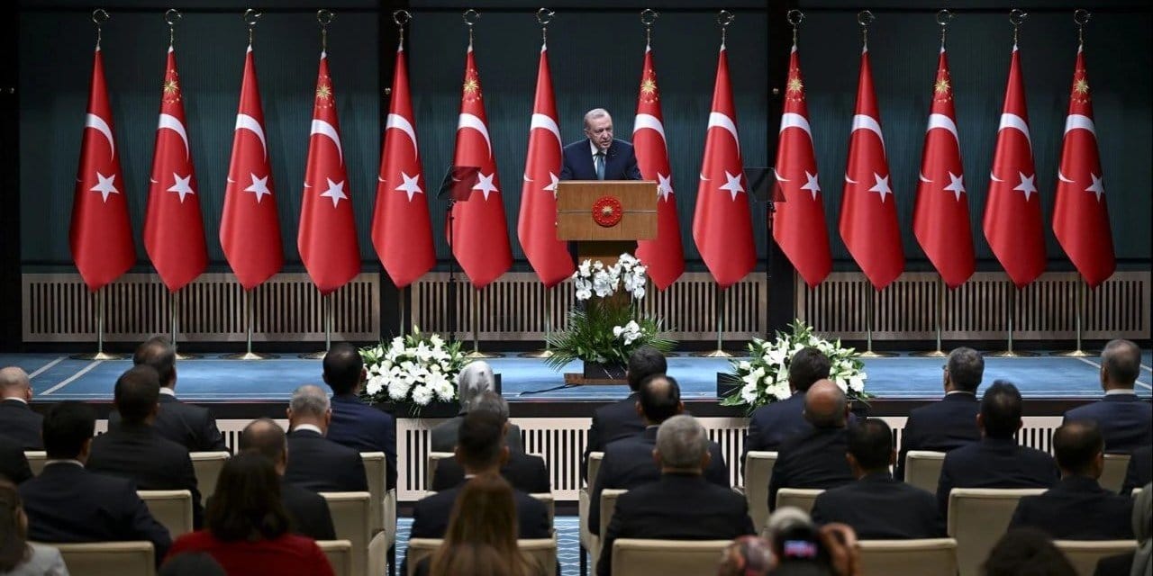 Kabine Saray'da toplanıyor! Masada neler var?