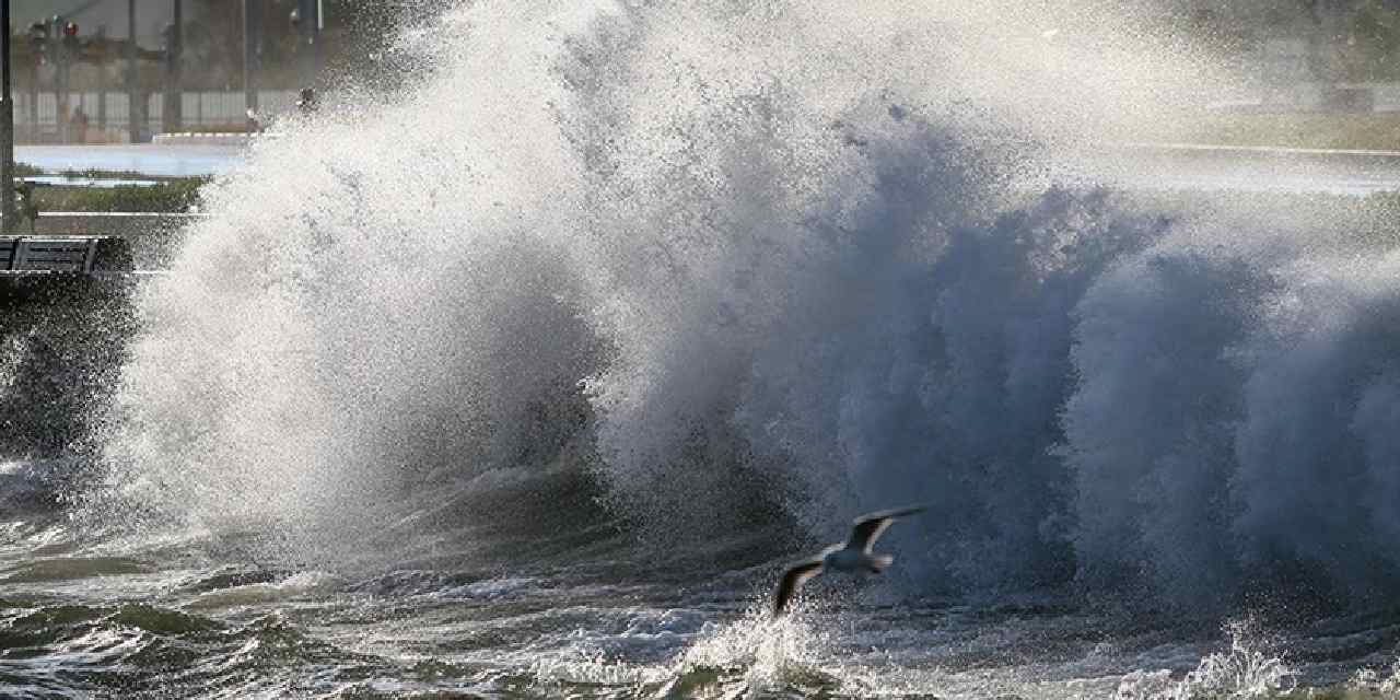 Meteoroloji tarih verdi: Fırtına uyarısı yaptı
