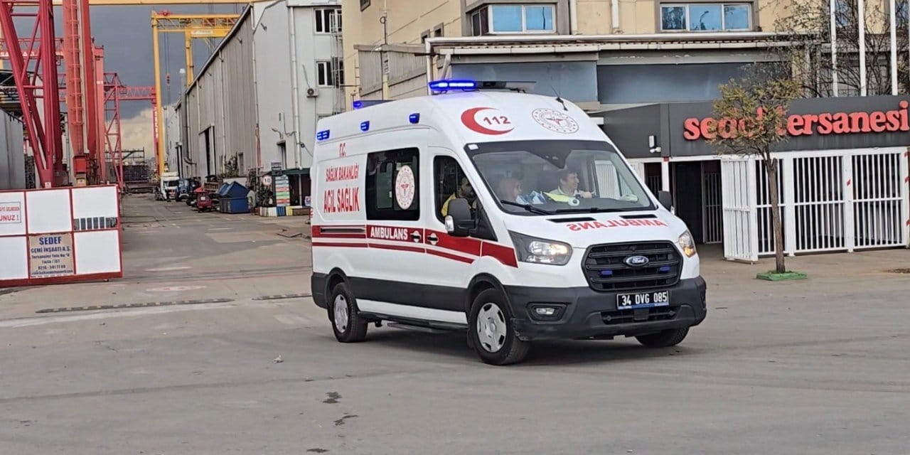 Tuzla Tersaneler Bölgesi'nde yine kaza: İskele çöktü işçiler yaralandı
