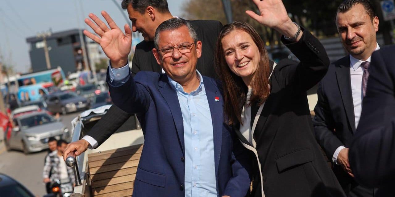 Durbay’ın vefatının ardından Özgür Özel'den acı paylaşım: "Nasıl dayanılır? Ya sabır ya sabır..."