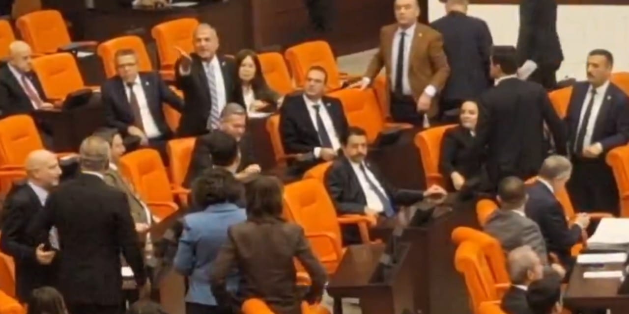 TBMM'de DEM Parti ve İYİ Parti arasında Barzani krizi! Oturuma ara verildi tansiyon birden yükseldi