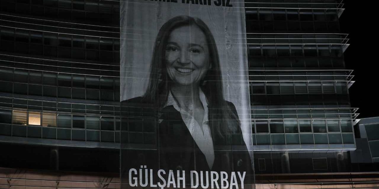 CHP Genel Merkezi'ne Gülşah Durbay'ın fotoğrafı asıldı
