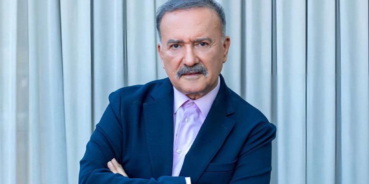 TÜYAP Kitap Fuarı'nda Murathan Mungan için onur gecesi düzenlendi