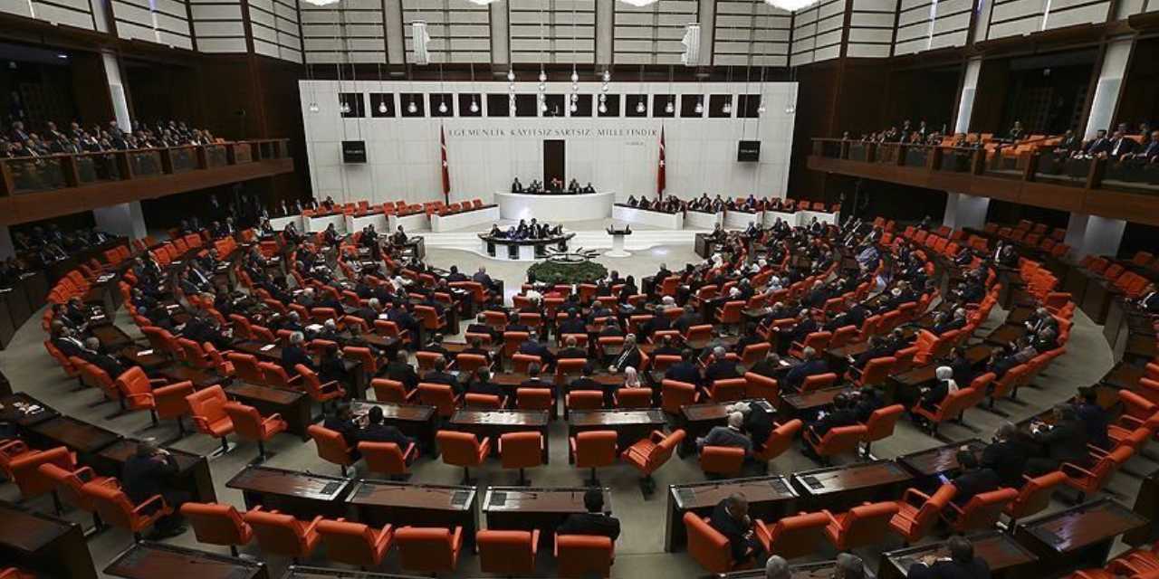10 Kasım’da Meclis’e neden Atatürk posteri ve Türk bayrağı asılmadı? Yanıtı gedi