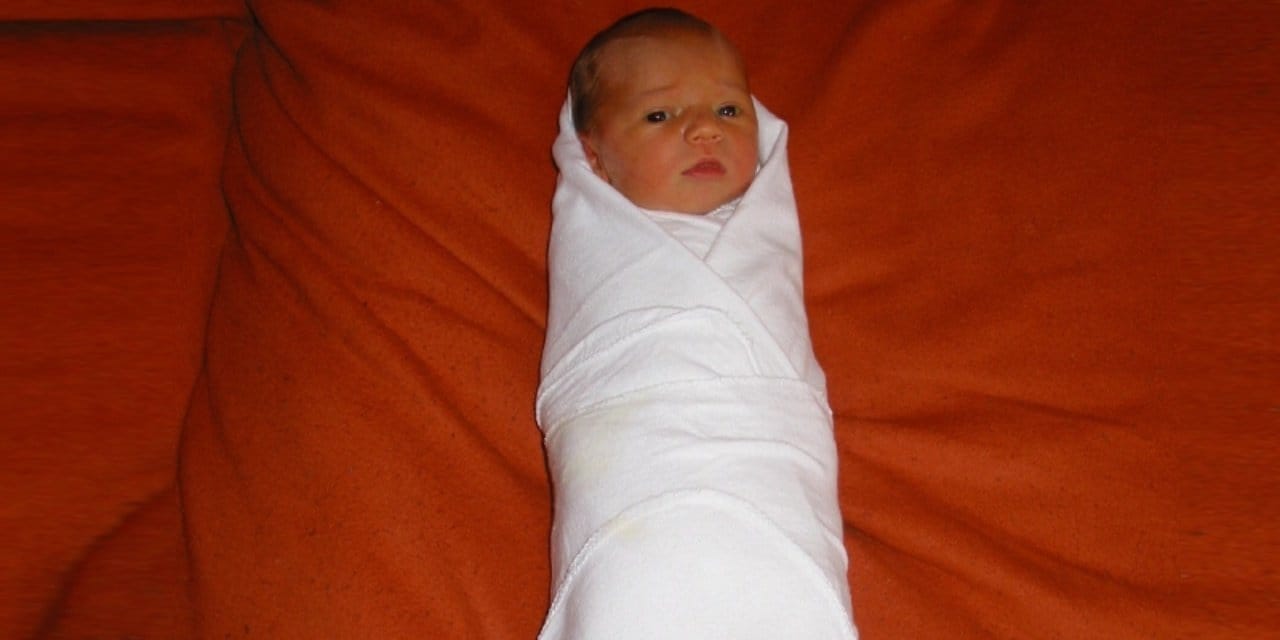 Eski usul kundak sakat bırakabilir! Uzmanlardan ailelere kritik uyarı