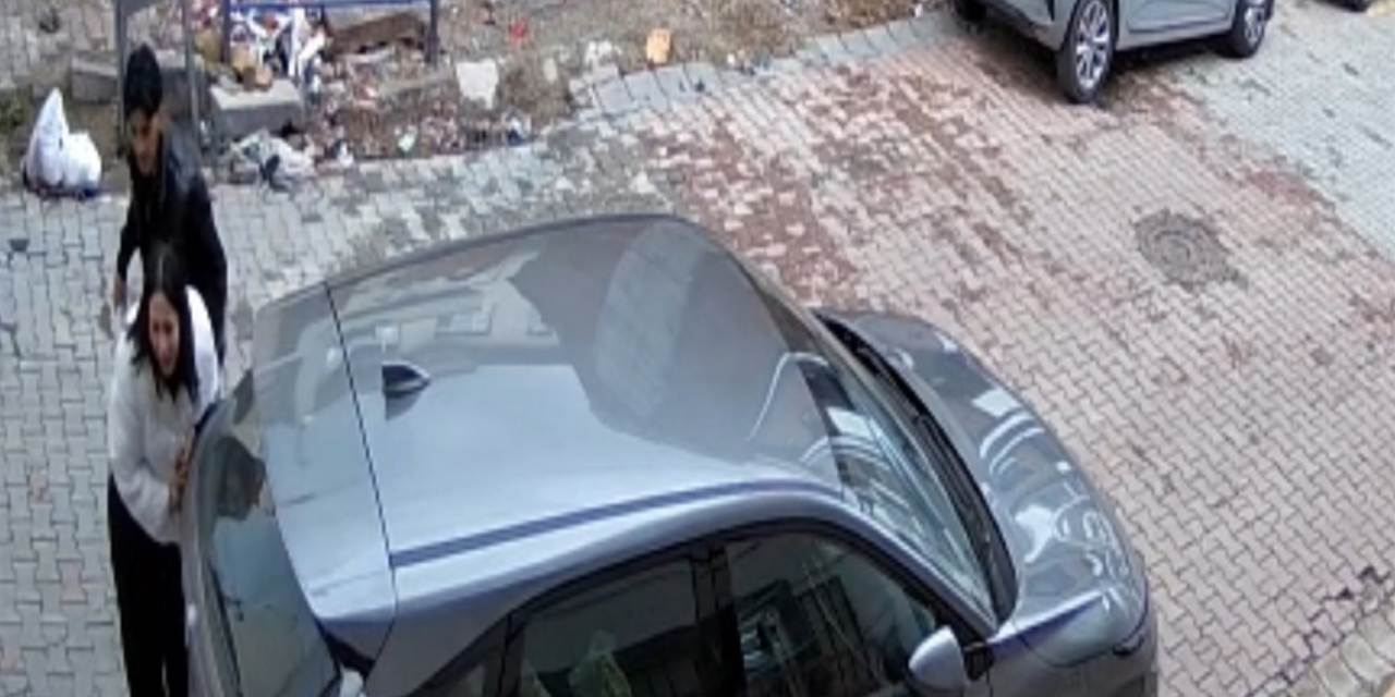 Çağlayan'da korkunç anlar: Kadını sokak ortasında dövdü kafasına silah dayadı!