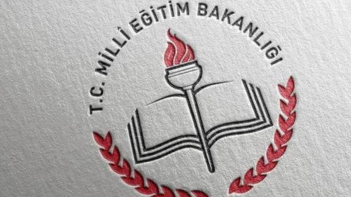 MEB göz yumuyor: Kapatılan şeriatçı vakfın okulu eğitime devam ediyor