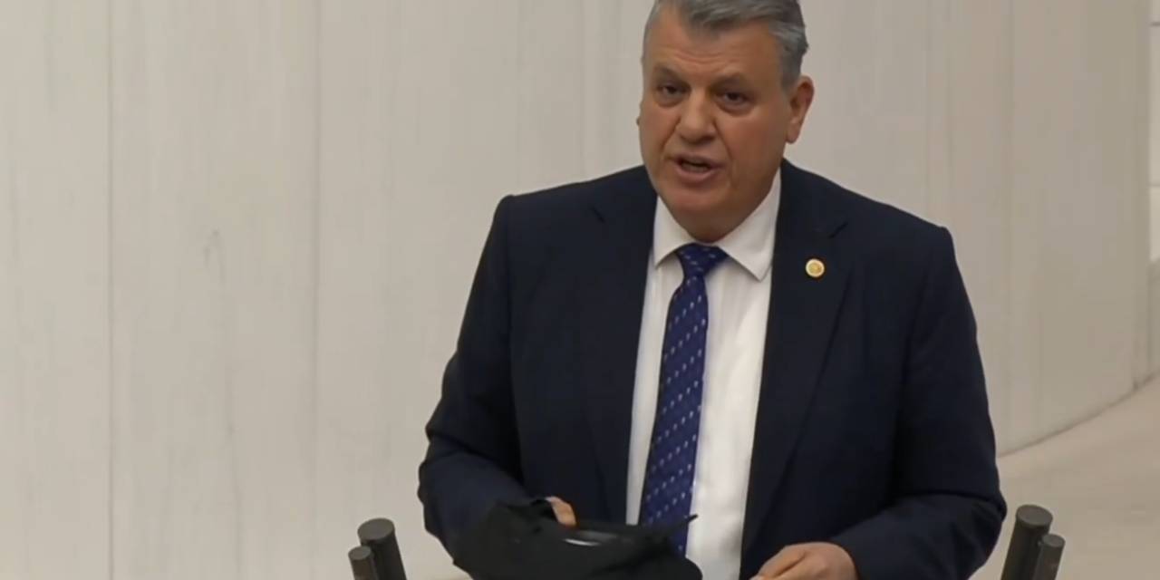 CHP'li Barut Meclis kürsüsüne çıktığı kasketi yere fırlattı!