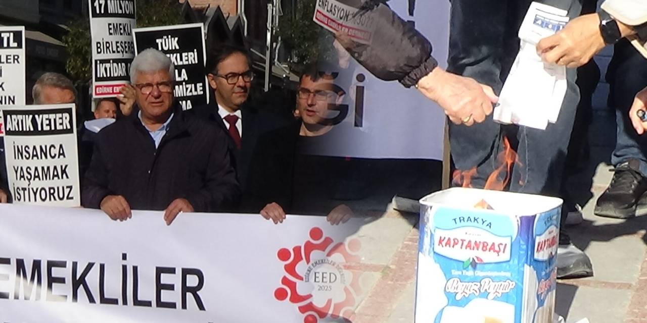 Emekliler faturalarını herkesin gözü önünde tek tek yaktı!