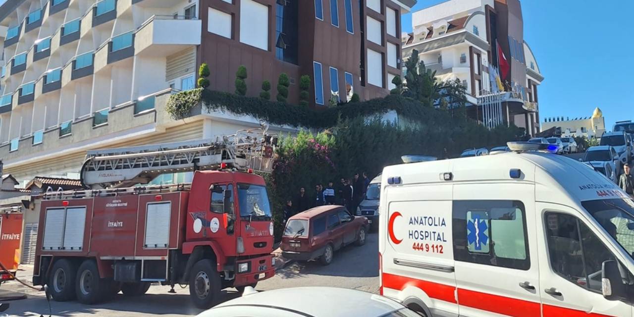 Antalya'da 5 yıldızlı otelde yangın: Müşteriler apar topar tahliye edildi