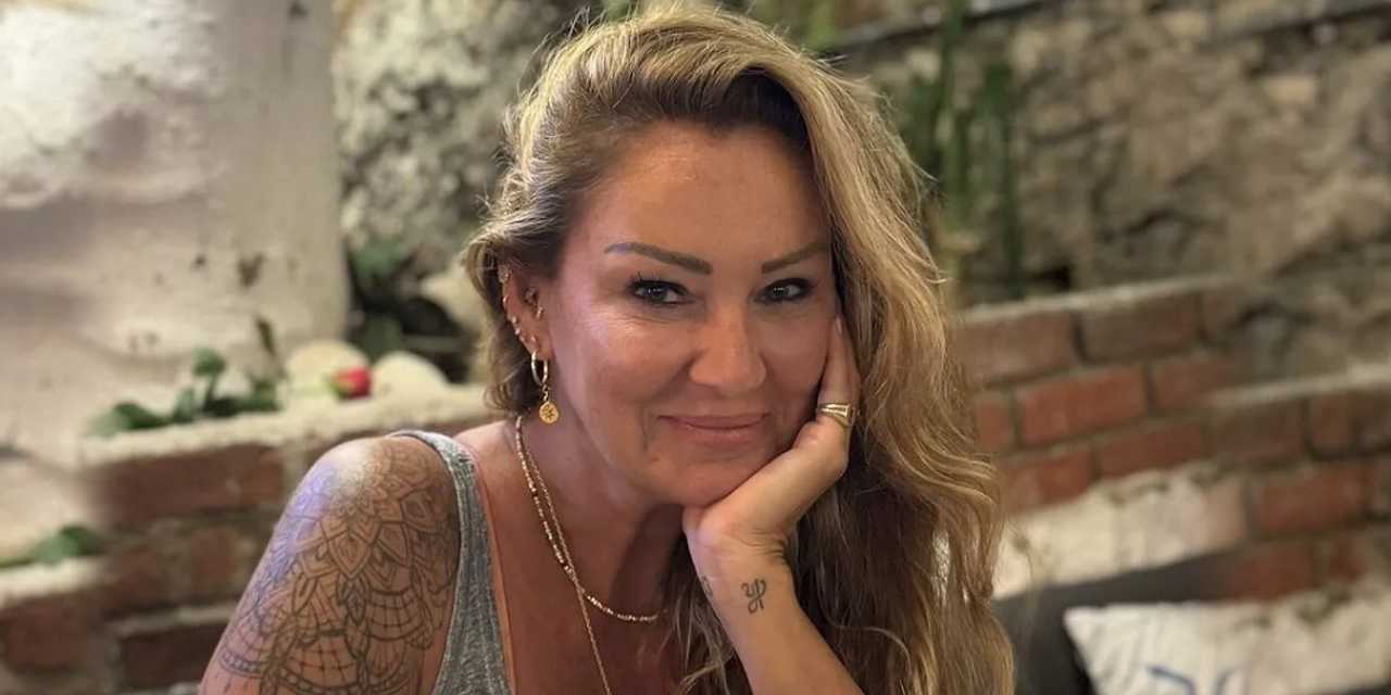 Pınar Altuğ takipçisinin 'Ramazan' yorumuna kayıtsız kalamadı