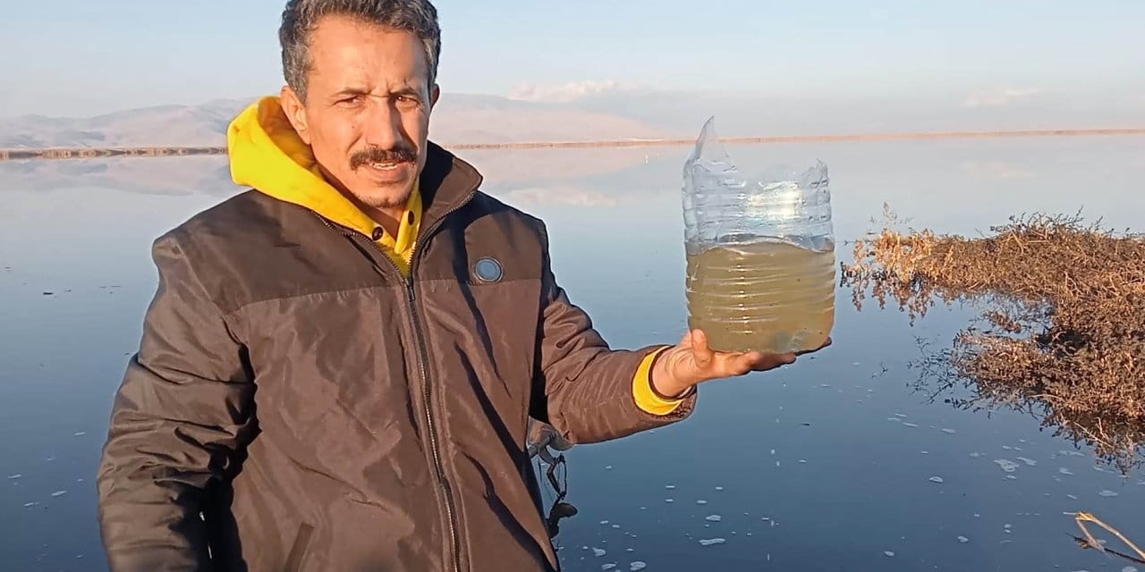 Adeta zehir akıyor: Atıklar Eber Gölü’ndeki yaşamı yok etti