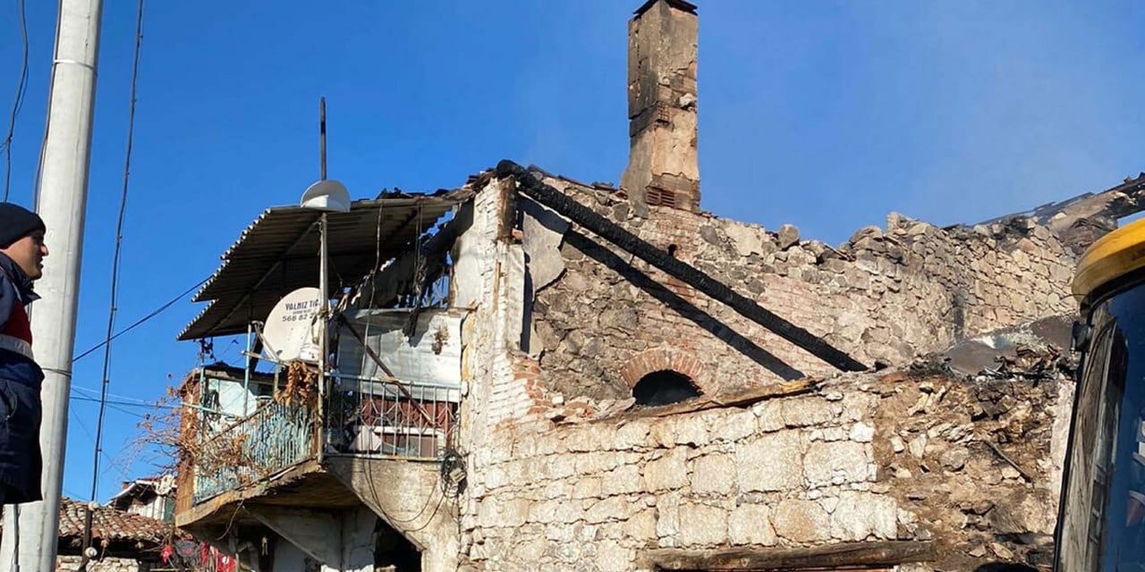 Yangın çıktı kayboldu! Ekipler 65 yaşında tek başına yaşayan kadını arıyor