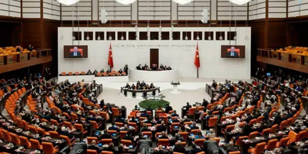 Meclis'te 'ırkçılık' tartışması: Daha dün Cumhur ittifakına 'faşist' diyordunuz"