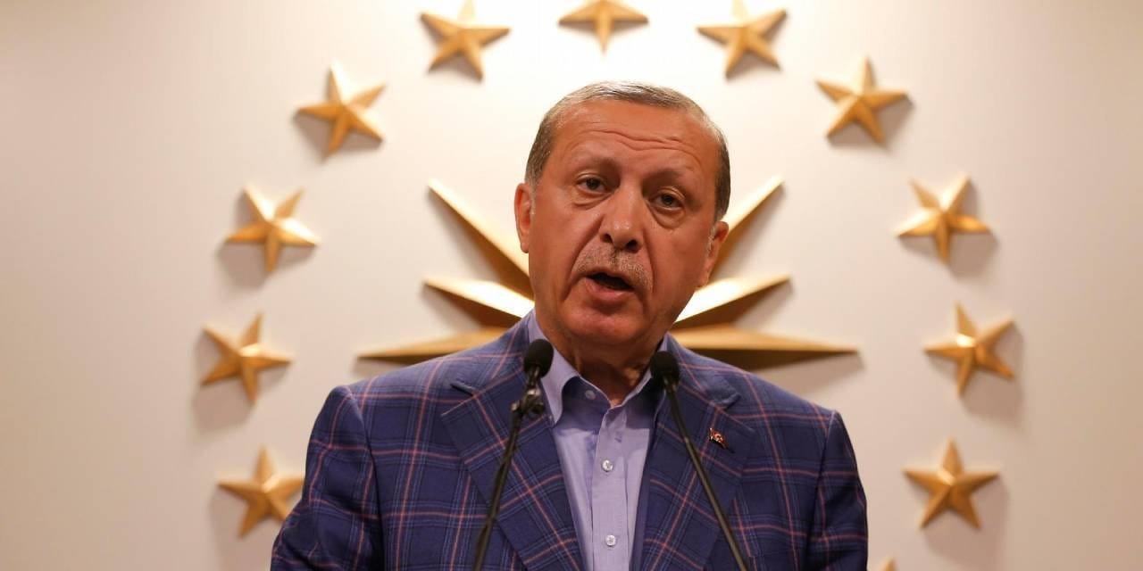Erdoğan'ın 'beni kandırdınız' deyip partilileri fırçaladığı iddia edildi