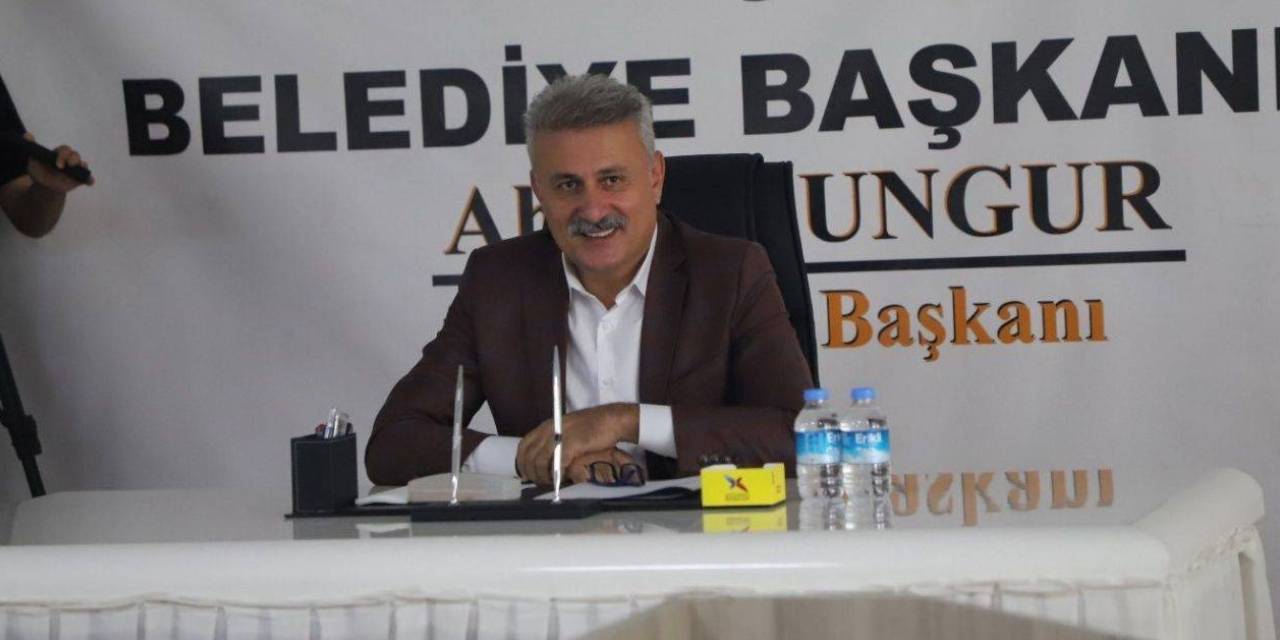 İş insanı AKP’li başkana lüks otomobil vermiş