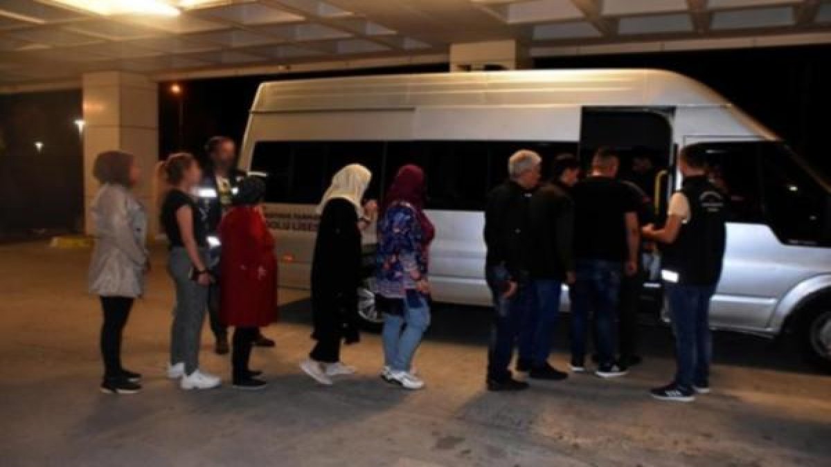 Okul servisiyle göçmen kaçakçılığı!