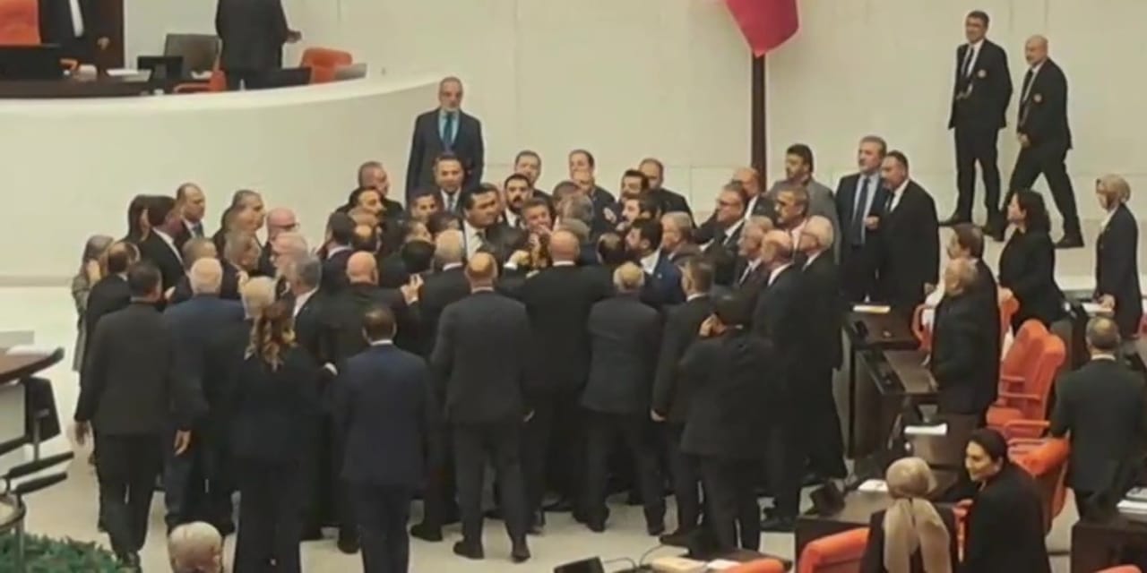 Mecliste gerilim had safhada! CHP'li Emir AKP'li Cevizoğlu'na geçmişini hatırlattı