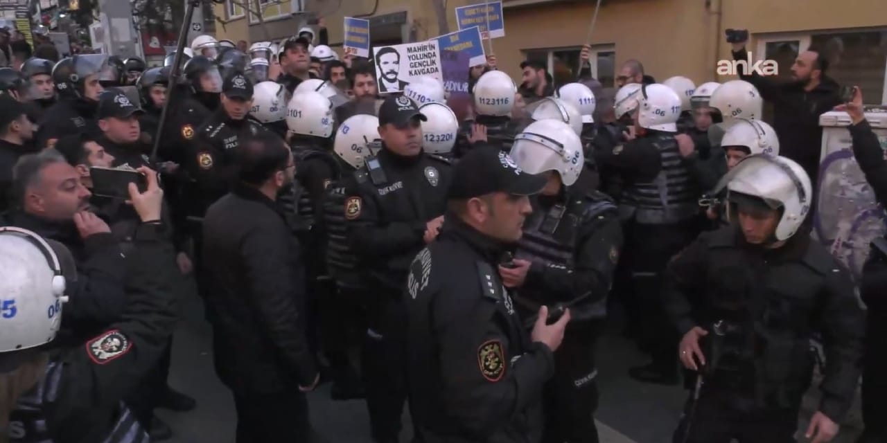 Son Dakika | Üniversiteli gençlere polis müdahalesi