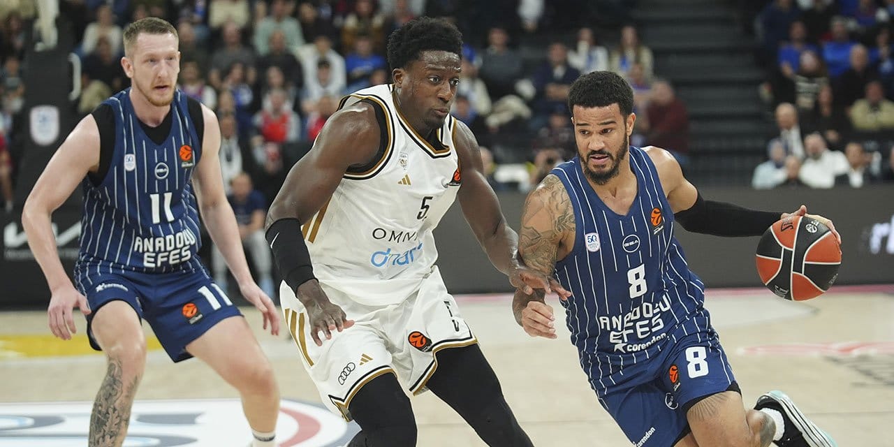 Anadolu Efes bitime 5 saniye kala yıkıldı