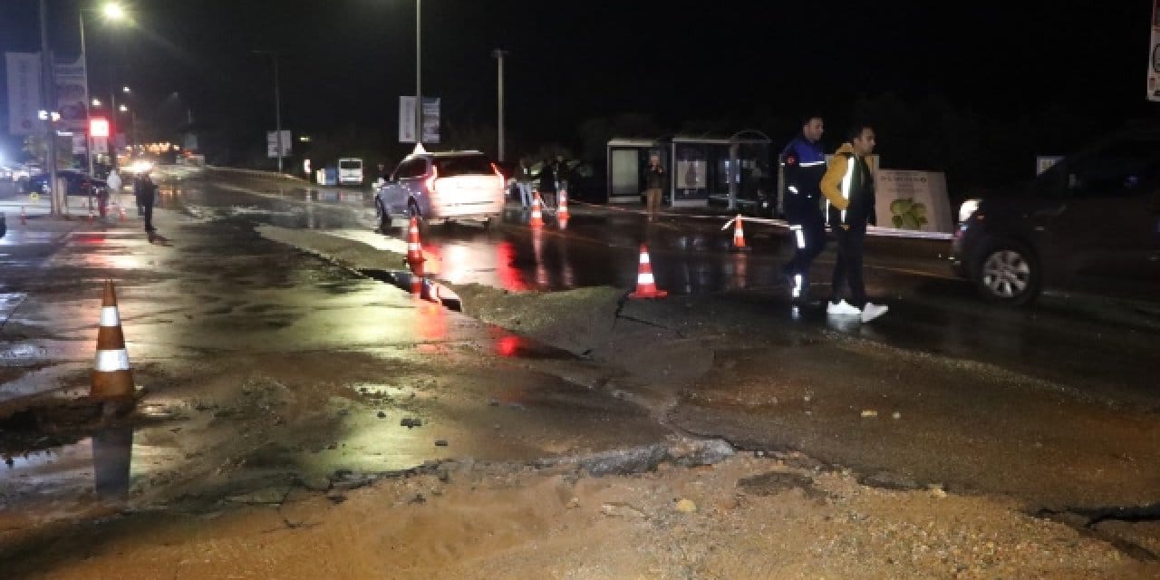 Bodrum'da su borusu patladı