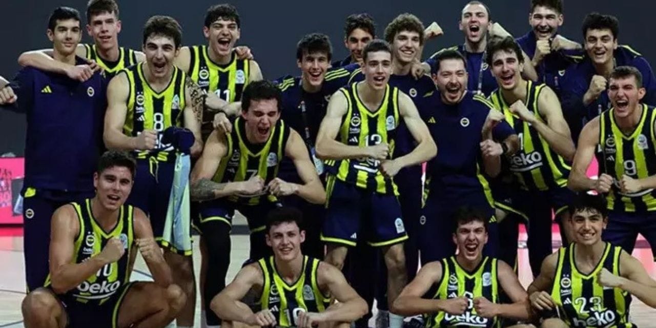 Ezeli rekabette böylesi görülmedi: Fenerbahçe'nin gençleri Galatasaray'a tarihi fark attı