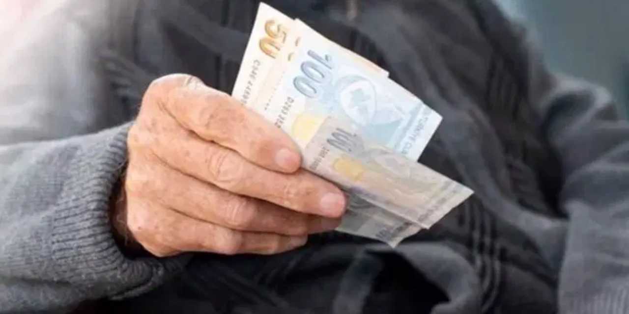Emekliye öyle bir indirim yaptı ki... Tıraşa koştular