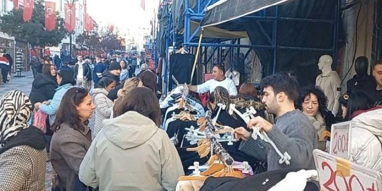 Tanesinin 100 TL olduğunu duyan koştu: İzdihama yol açtı