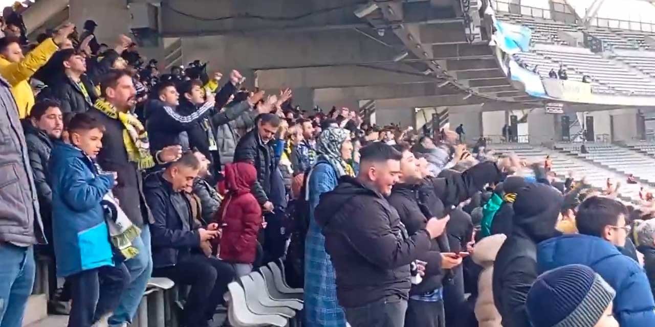 Fenerbahçe taraftarı Sadettin Saran'a destek çıktı: Tezahürat yaptı