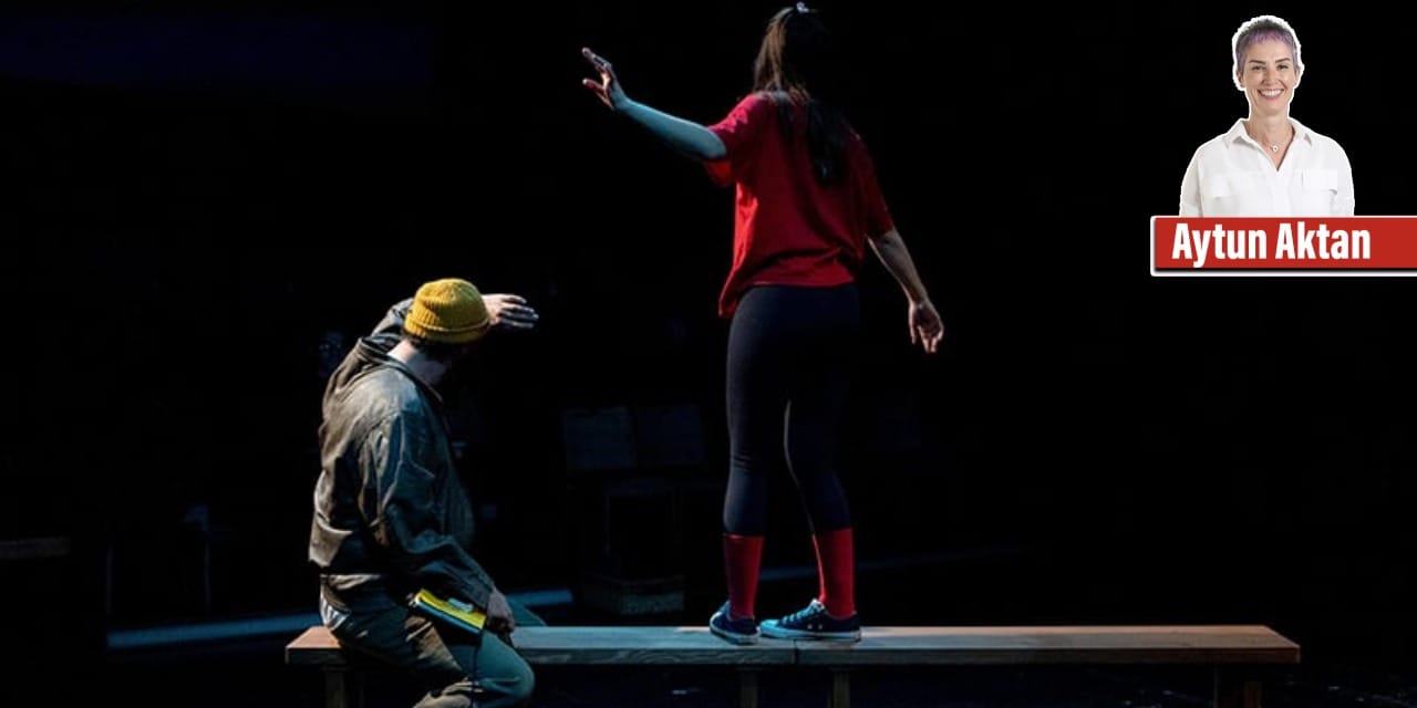 En Sevdiğinden Başla: Kendini görmenin bedeli üzerine bir tiyatro