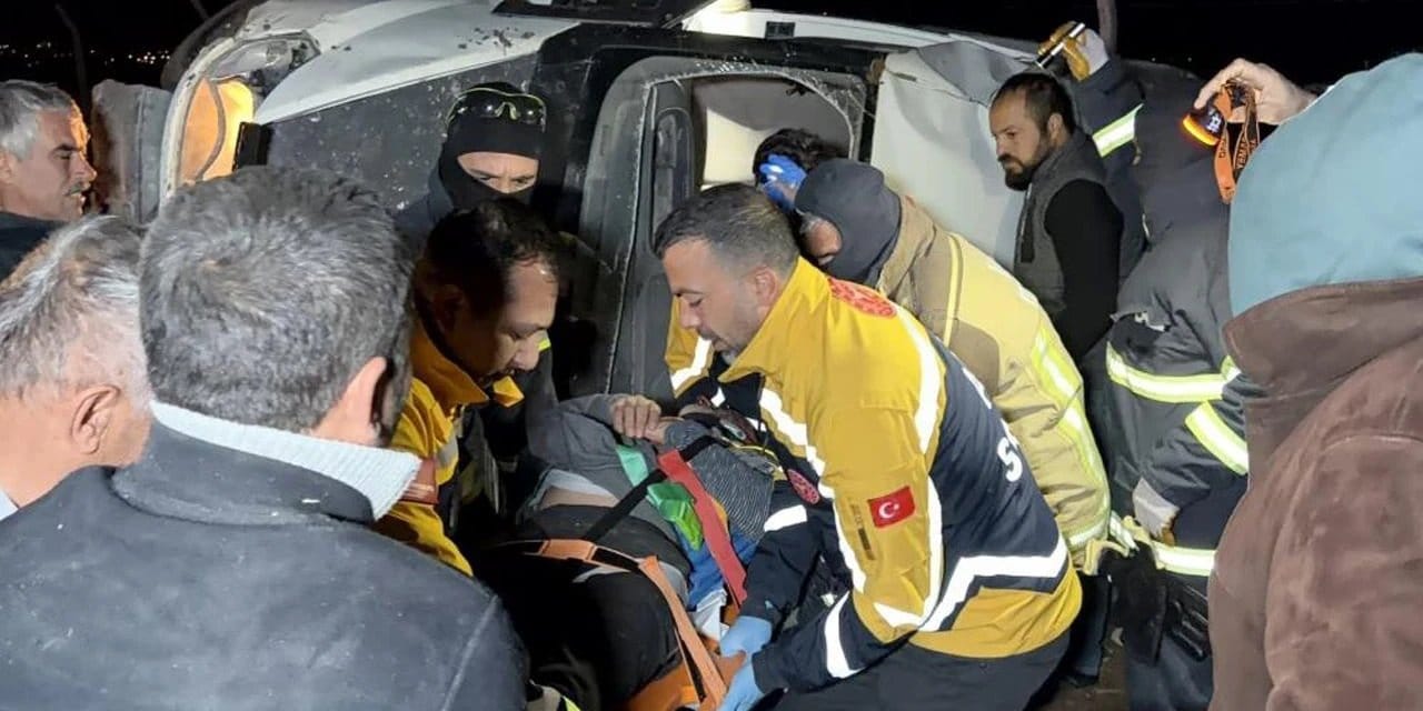 Adıyaman'da minibüs devrildi: 4 yaralı