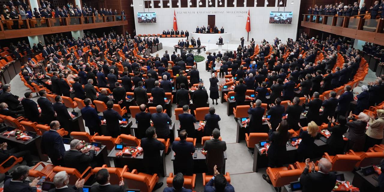 Bunlar da vatandaşın vekillerden istekleri: Çalışma saatlerinden açık alanda sigara içmeye...