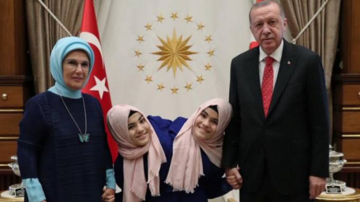 Hıncal Uluç onlar için Emine Erdoğan'a mektup yazmıştı! Siyam ikizleri Beştepe'de
