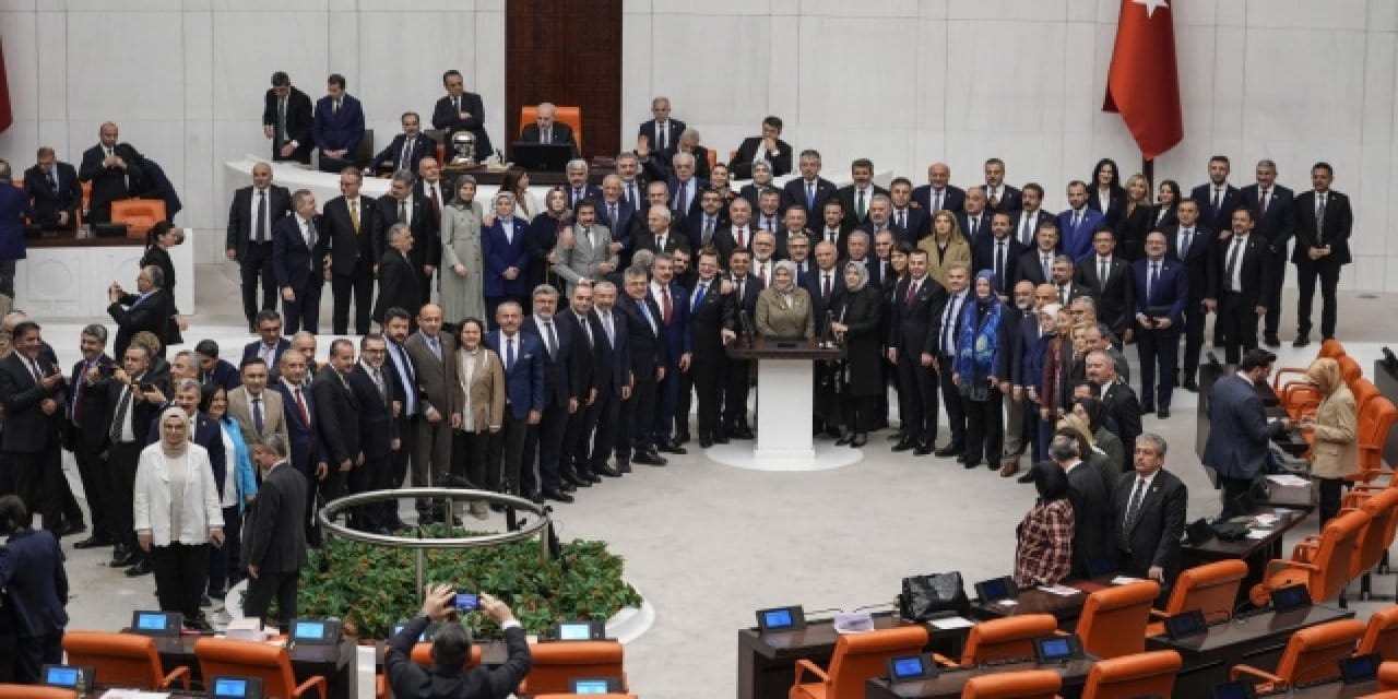 AKP sözcüleri seçmene ‘salak’ dediğinin farkında mı?