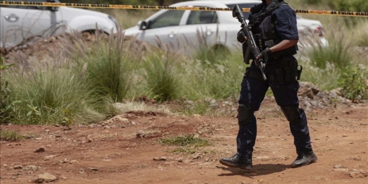 Güney Afrika'da dehşet olay: Mekâna ateş açtılar ölülerin eşyalarını gasbettiler