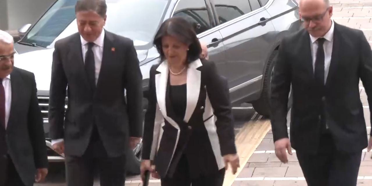 Son Dakika | İmralı Heyeti'nden Özgür Özel'e ziyaret