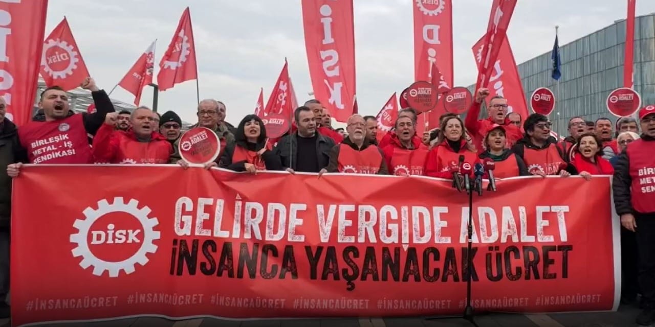 DİSK'in vergide adalet yürüyüşü tam gaz: Emekçiler Bursa'da