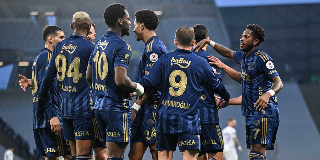 Fenerbahçe'de yönetim ile teknik ekip bir araya geldi: Ayrılık kararı çıktı