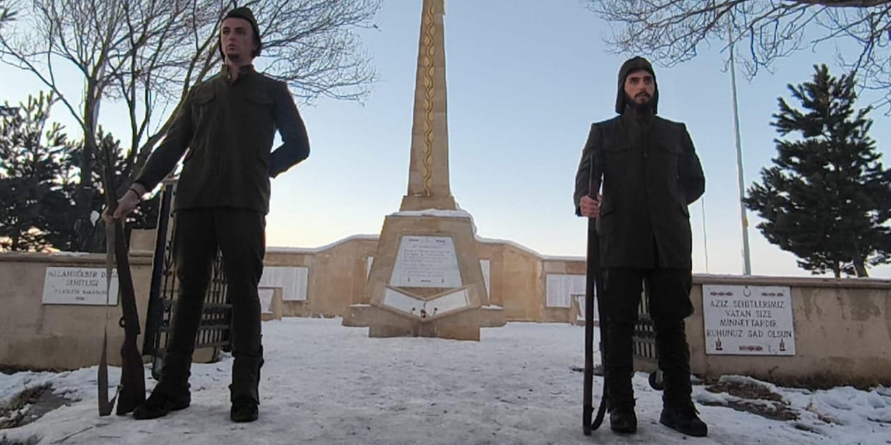 Sarıkamış şehitleri eksi 10 derecede anıldı