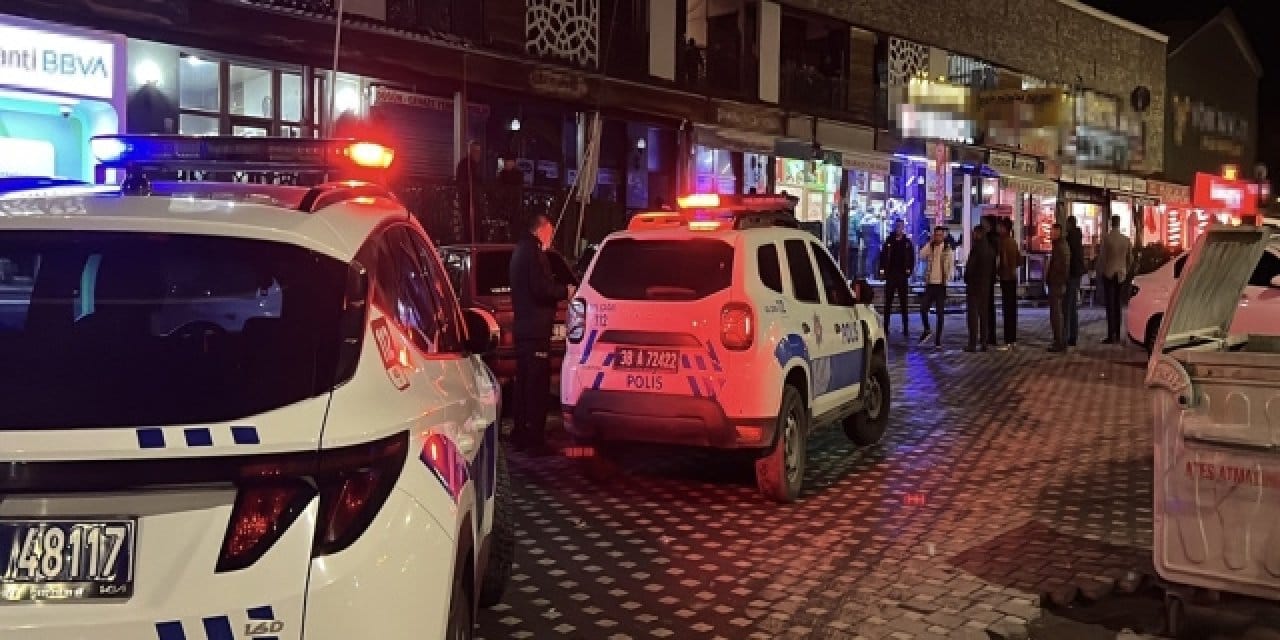 Kayseri’de kıraathanede bıçaklı kavga: 19 yaşındaki genç ağır yaralı