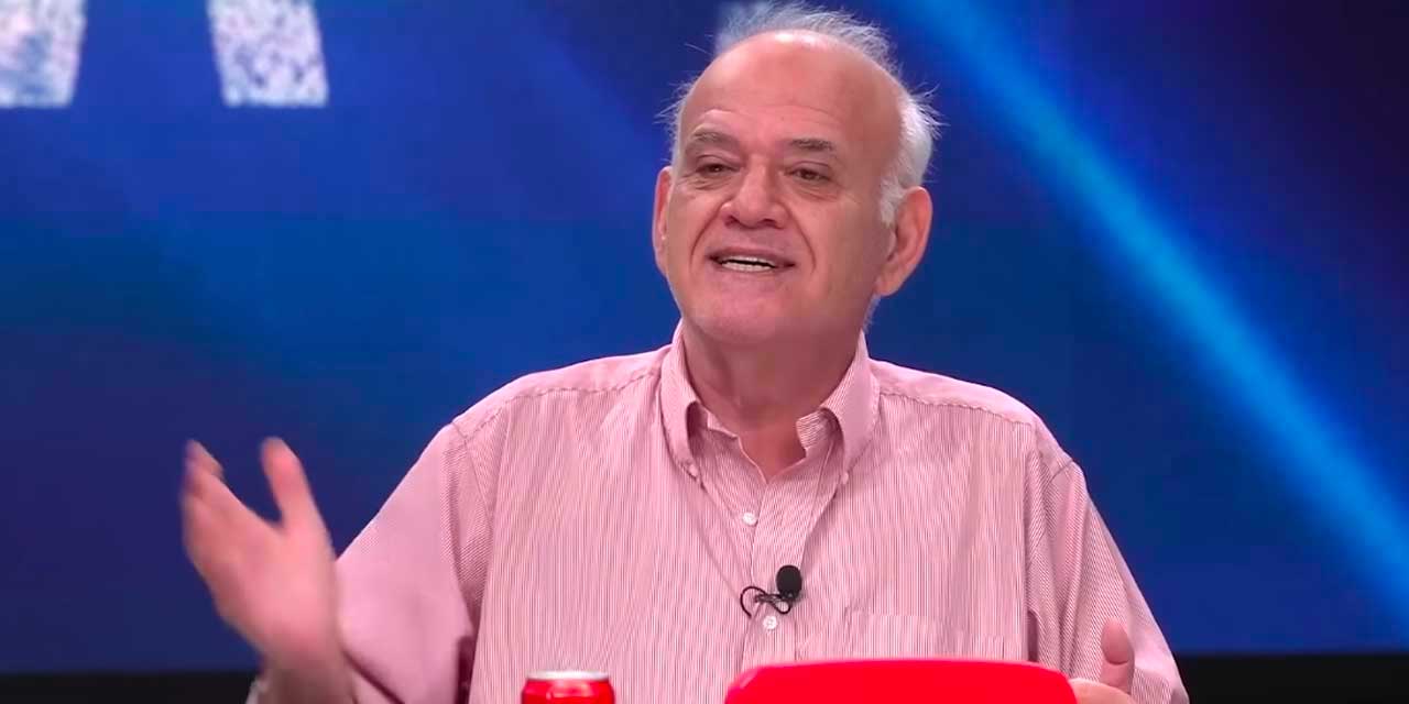 Ahmet Çakar derbideki pozisyonu açıkladı: Net penaltı